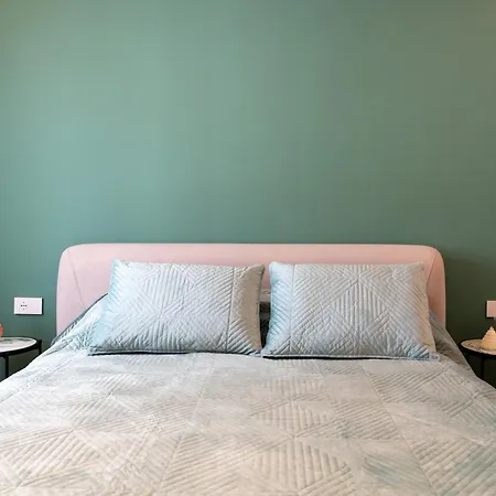 Apartment Chic With New Bazaar View