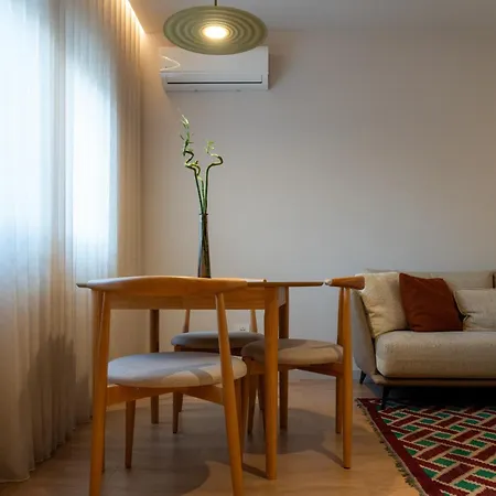 Chic With New Bazaar View Apartmán *