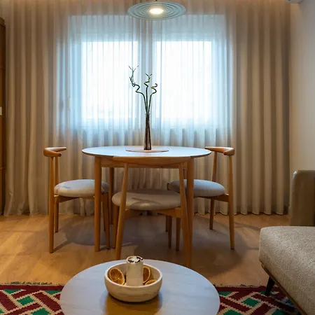 Apartment Chic With New Bazaar View