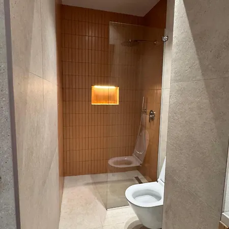 公寓 Chic With New Bazaar View