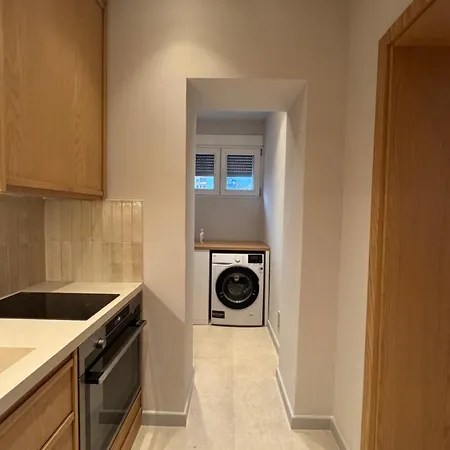 公寓 Chic With New Bazaar View 地拉那