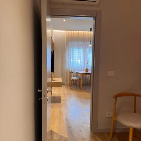 公寓 Chic With New Bazaar View 地拉那