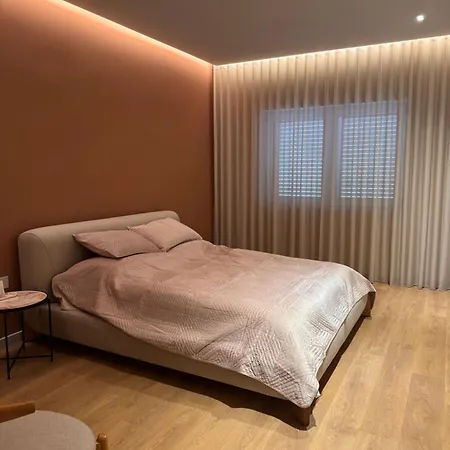 Chic With New Bazaar View 地拉那