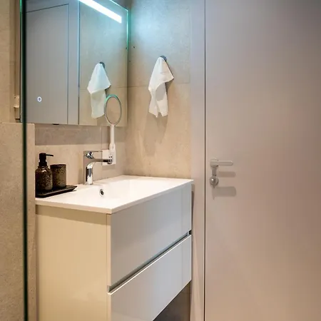 Chic With New Bazaar View 地拉那