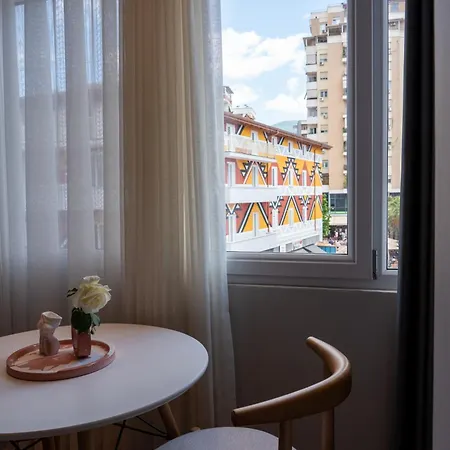 Chic With New Bazaar View