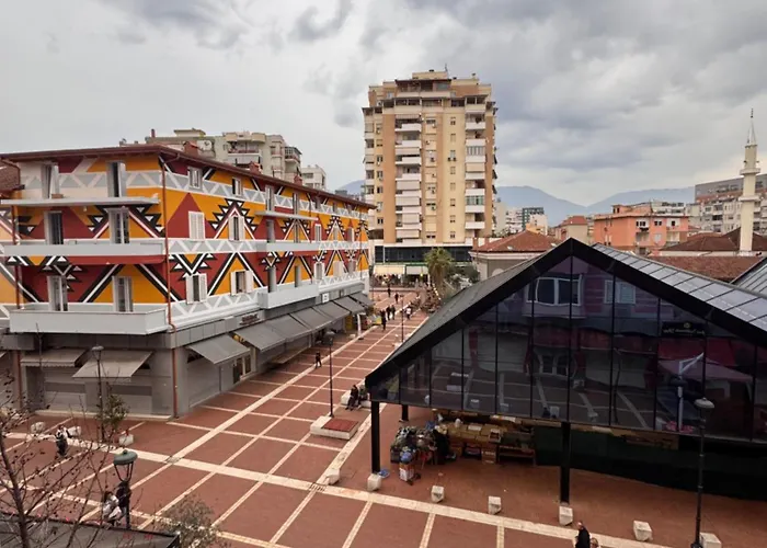 アパート Chic With New Bazaar View