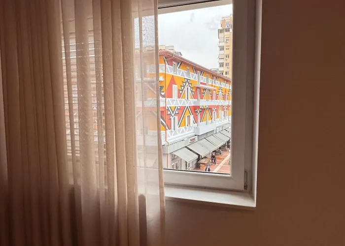 Chic With New Bazaar View