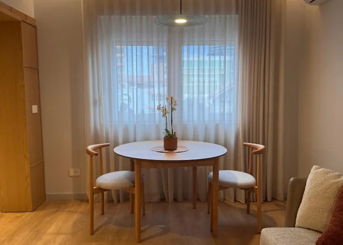 Chic With New Bazaar View