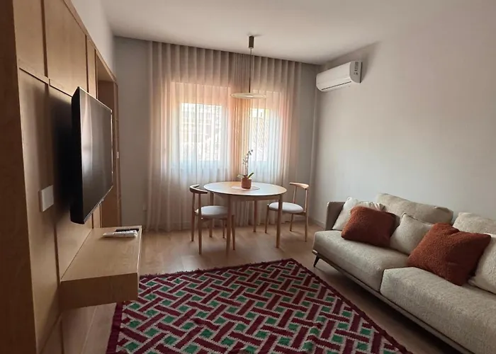 Chic With New Bazaar View