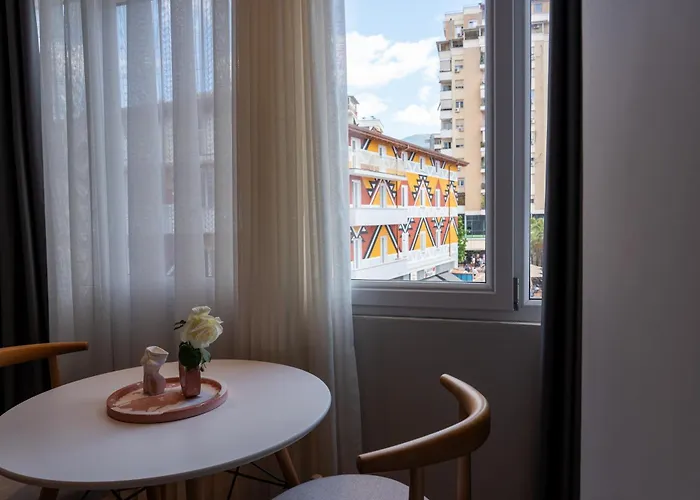 Chic With New Bazaar View