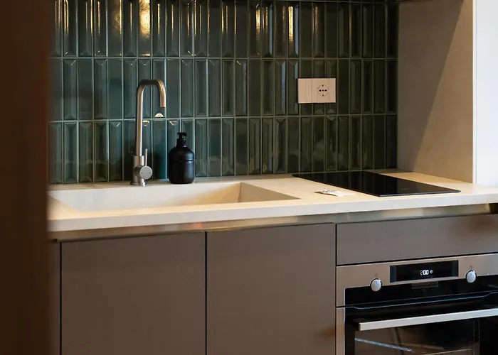 Chic With New Bazaar View ティラナ