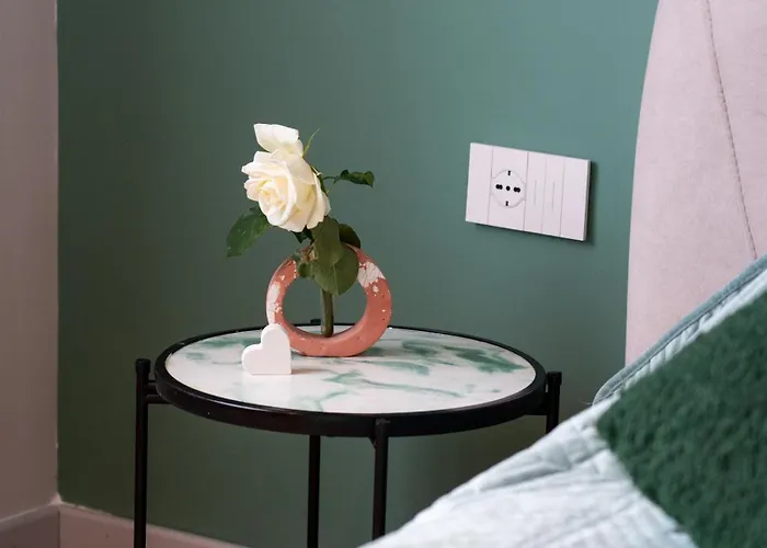 Chic With New Bazaar View * ティラナ