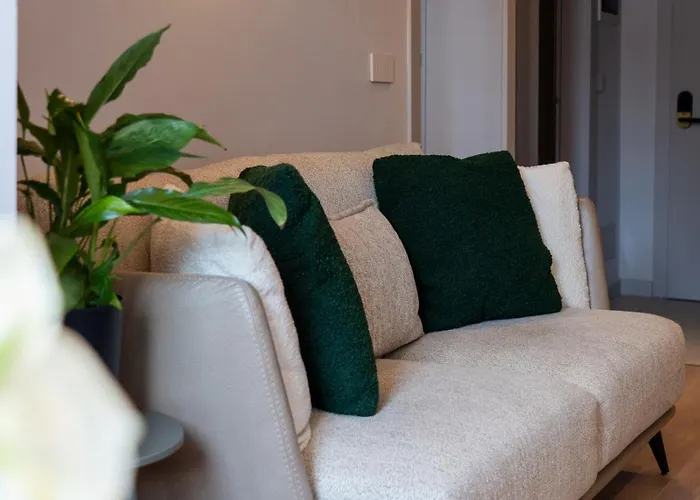 Chic With New Bazaar View *